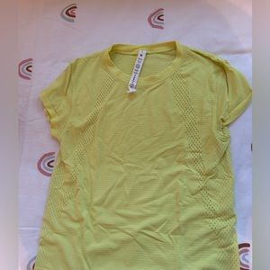 Short sleeve lulu lemon dry fit